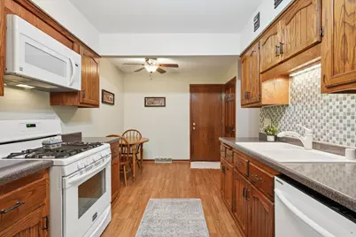 7533 W Tuckaway Creek Dr, Franklin, WI 53132 - Photo 10