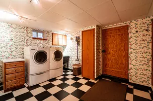 838 N 64th St, Wauwatosa, WI 53213 - Photo 24