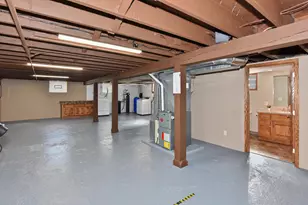 18525 Pleasant St, Brookfield, WI 53045 - Photo 24