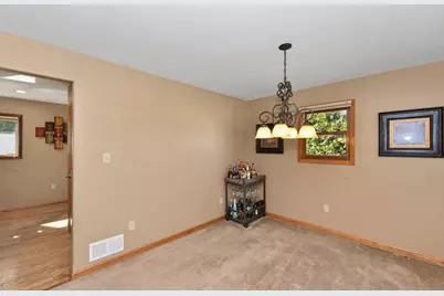 18525  Pleasant St, Brookfield, WI 53045 - Photo 12