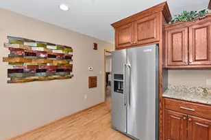 18525 Pleasant St, Brookfield, WI 53045 - Photo 8