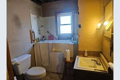 914  Madison St, Beaver Dam, WI 53916 - Photo 6