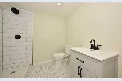 8106 W Herbert Ave, Milwaukee, WI 53218 - Photo 20