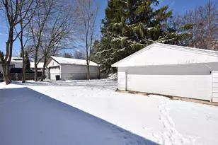 8106 W Herbert Ave, Milwaukee, WI 53218 - Photo 44