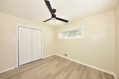 8106 W Herbert Ave, Milwaukee, WI 53218 - Photo 14