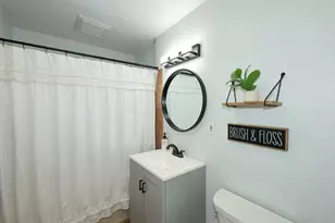 309 N 116th St, Wauwatosa, WI 53226 - Photo 16