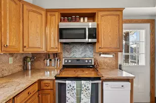 1139 Jefferson St, Racine, WI 53404 - Photo 10