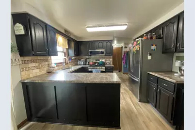 137  Chippewa Dr, Sheboygan Falls, WI 53085 - Photo 4