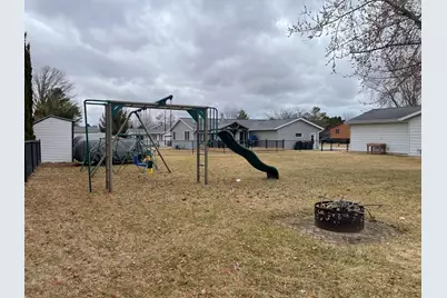 137  Chippewa Dr, Sheboygan Falls, WI 53085 - Photo 22