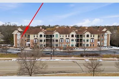 N74W13737  Appleton Ave #202, Menomonee Falls, WI 53051 - Photo 8