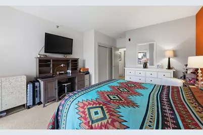 N74W13737  Appleton Ave #202, Menomonee Falls, WI 53051 - Photo 24