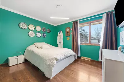 12652 N River Forest Cir, Mequon, WI 53092 - Photo 14