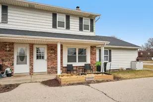 1384 Honeysuckle Rd, Hartford, WI 53027 - Photo 22