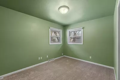 7200 W Grantosa Dr, Milwaukee, WI 53218 - Photo 16