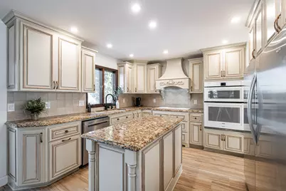 W233S6945  Millbrook Cir, Vernon, WI 53103 - Photo 8