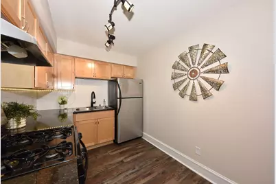 2121 N Cambridge Ave #205, Milwaukee, WI 53202 - Photo 4