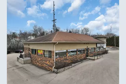 131  Wells St, Lake Geneva, WI 53147 - Photo 2