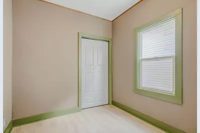 3163 S Brisbane Ave, Milwaukee, WI 53207 - Photo 8