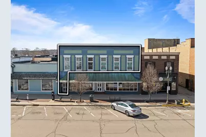 226  Broad St #Upper, Lake Geneva, WI 53147 - Photo 2