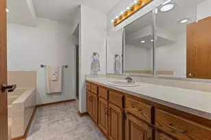 W179N9773 Riversbend Circle, Germantown, WI 53022 - Photo 22