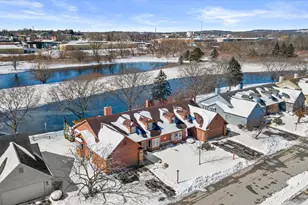 W179N9773 Riversbend Circle, Germantown, WI 53022 - Photo 2