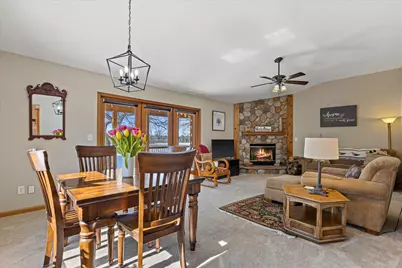 W179N9773  Riversbend Cir, Germantown, WI 53022 - Photo 8