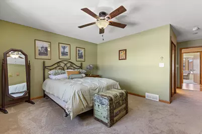 W179N9773  Riversbend Cir, Germantown, WI 53022 - Photo 20