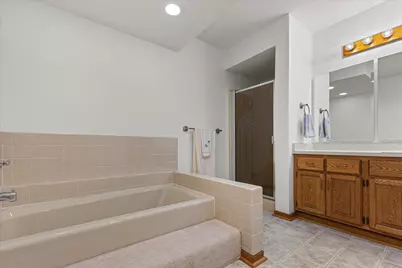 W179N9773  Riversbend Cir, Germantown, WI 53022 - Photo 22