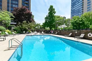 929 N Astor St, Milwaukee, WI 53202 - Photo 38