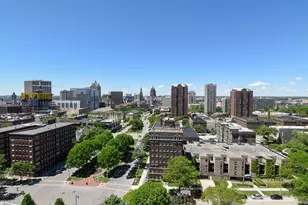 929 N Astor St, Milwaukee, WI 53202 - Photo 42