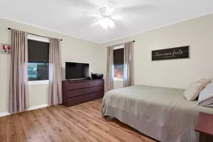 3211 Lakeview Cir, Racine, WI 53402 - Photo 12