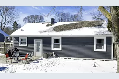 3211  Lakeview Cir, Racine, WI 53402 - Photo 24