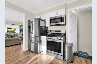 3211  Lakeview Cir, Racine, WI 53402 - Photo 16