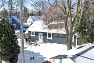 3211 Lakeview Cir, Racine, WI 53402 - Photo 4