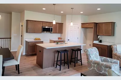 301  Deer Meadow Dr, Fredonia, WI 53021 - Photo 4