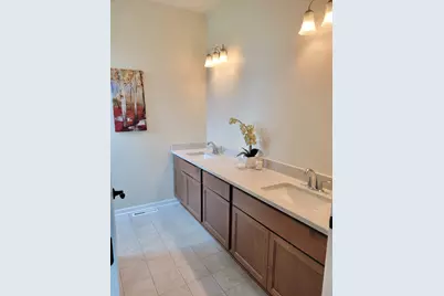 301  Deer Meadow Dr, Fredonia, WI 53021 - Photo 8