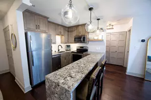 1660 N Prospect Ave, Milwaukee, WI 53202 - Photo 8