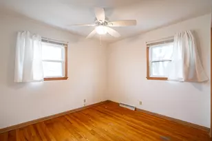 2137 S 71st St, West Allis, WI 53219 - Photo 16