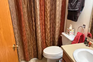 338 Woodridge Pl, Manitowoc, WI 54220 - Photo 10