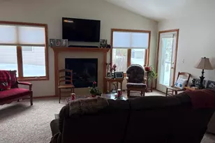 338 Woodridge Pl, Manitowoc, WI 54220 - Photo 12