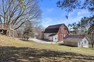 794 Emerald Dr, Erin, WI 53027 - Photo 4