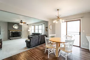 1205 Ayrshire Ln, Waukesha, WI 53186 - Photo 10