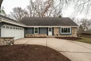 1205 Ayrshire Ln, Waukesha, WI 53186 - Photo 28