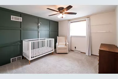 1205  Ayrshire Ln, Waukesha, WI 53186 - Photo 20