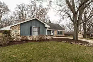1205 Ayrshire Ln, Waukesha, WI 53186 - Photo 1
