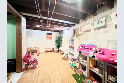 160 W Crawford Ave, Milwaukee, WI 53207 - Photo 22