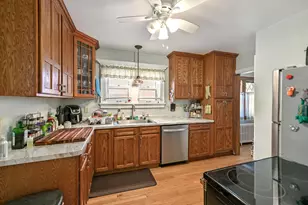 1907 E Wood Pl, Shorewood, WI 53211 - Photo 10