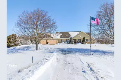 7864  Noah Ln, Wayne, WI 53090 - Photo 2