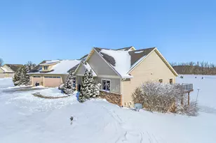 7864 Noah Ln, Wayne, WI 53090 - Photo 4