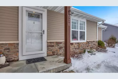 538  T-Bird Dr, Fond du Lac, WI 54935 - Photo 4